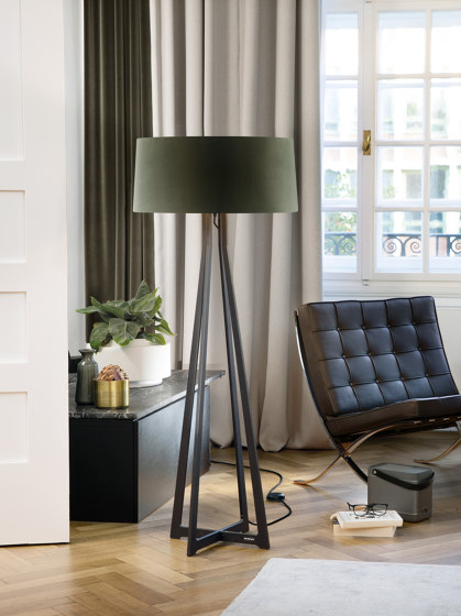 No. 47 Floor Lamp Velvet Collection - Indigo - Fenix NTM® | Standleuchten | BALADA & CO.