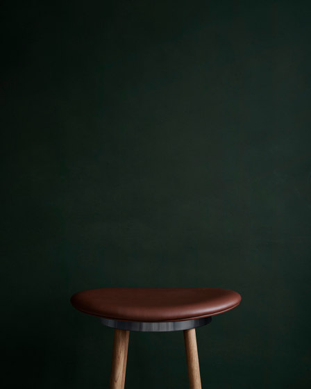 Sturdy Stool Low Stool | Sgabelli | Made by Hand