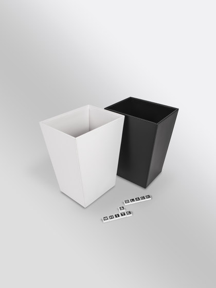 Small squared pedal bin (L 3), stainless steel with amortized closure | Papeleras | COLOMBO DESIGN