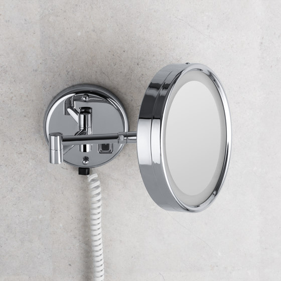 Specchio ingranditore (3x) d'appoggio con luce LED incorporata | Specchi da bagno | COLOMBO DESIGN