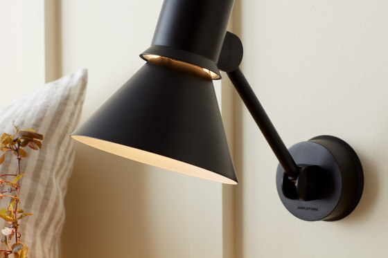 Type 80™ Wall Light W2 Matt Black with cable and plug | Appliques murales | Anglepoise