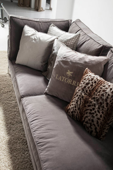 Claridge Sofa | Canapés | Ascensión Latorre
