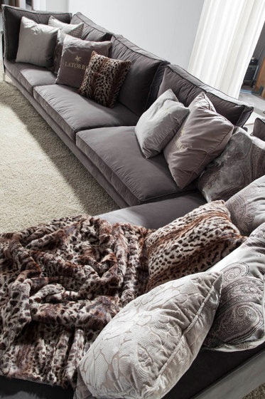 Claridge Sofa | Sofas | Ascensión Latorre