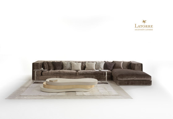 Grand National Sofa | Divani | Ascensión Latorre