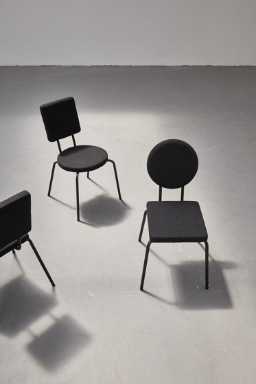 Option Chair Black, Round seat, round backrest | Sedie | PUIK