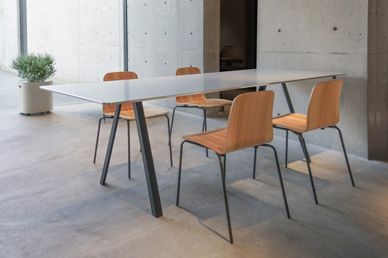 A.T.S | table | Tables collectivités | By interiors inc.