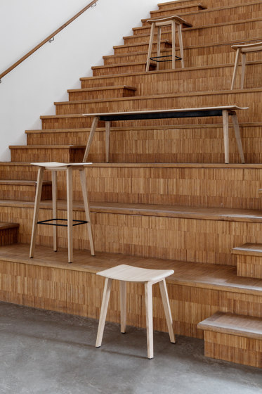 Four Stools 105 upholstery, wooden legs | Barhocker | Ocee & Four Design
