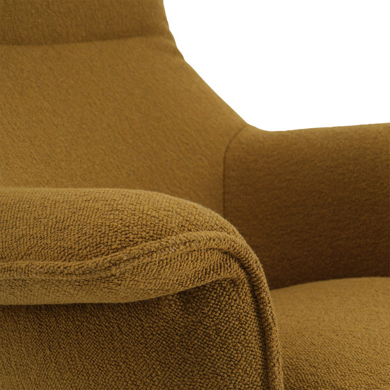 Doze Lounge Chair | Tube Base | Armchairs | Muuto