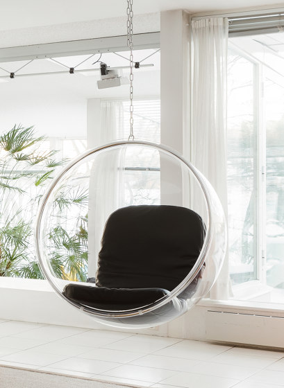 Bubble, black leather cushions | Dondoli | Eero Aarnio Originals