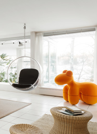 Bubble, natural colour leather cushions | Schaukeln | Eero Aarnio Originals