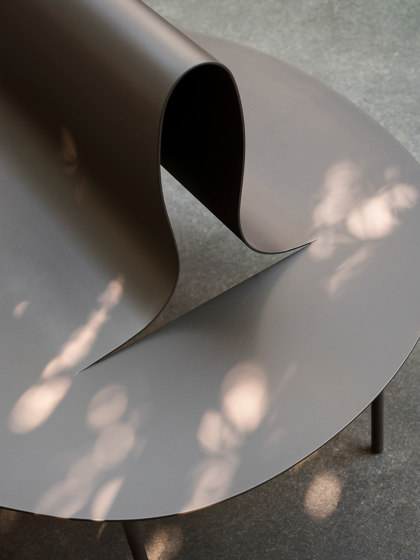 Softer than steel | table | Mesas de centro | Desalto