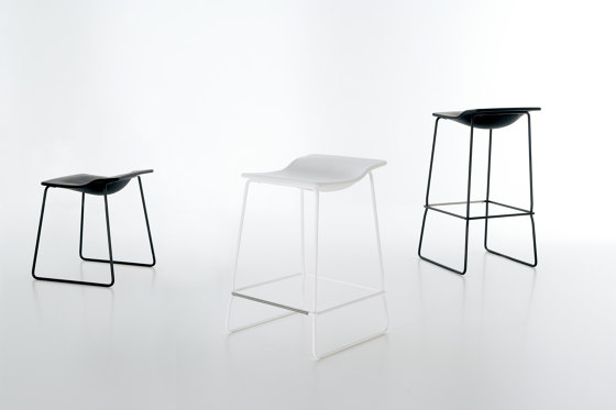 Last Minute - low stool | Sgabelli | viccarbe