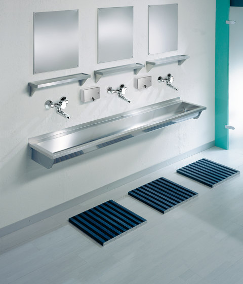SATURN PRESTIGE row of washbasins | Wash basins | KWC Professional