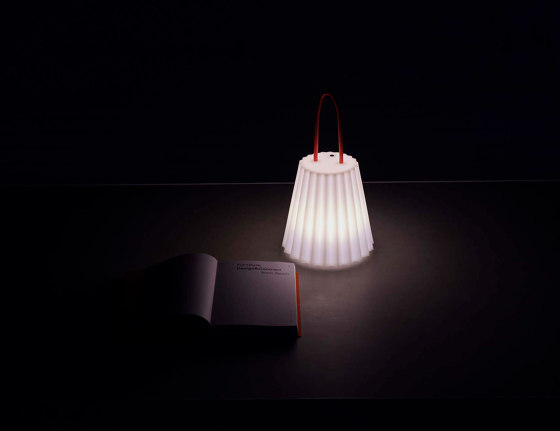 Plisy Portable Table Lamp | Außen Tischleuchten | Diabla