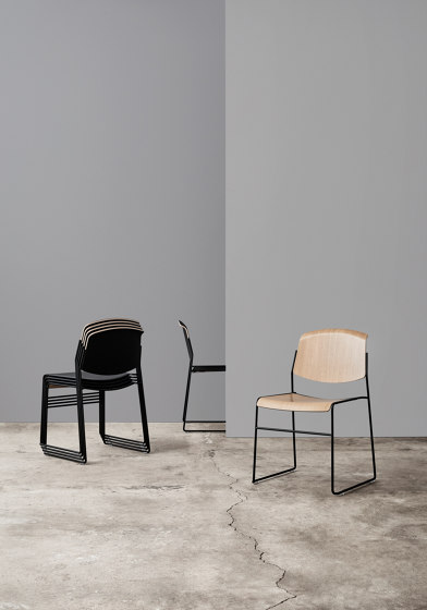 Pause Stuhl mit Armlehne | Stühle | Magnus Olesen