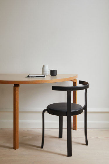 8000-Serie stool | Stools | Magnus Olesen