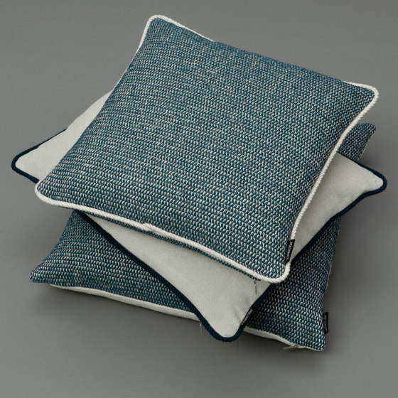 Crochet ebony |50x50| | Cushions | Manufaktur Kissenliebe