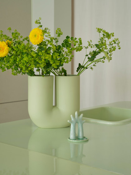 Kink Vase | H39cm | Floreros | Muuto