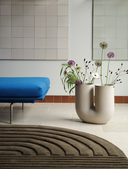 Kink Vase | H39cm | Floreros | Muuto