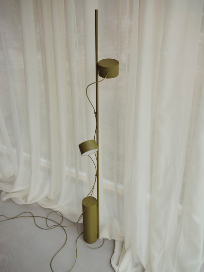 Post Floor Lamp | Lámparas de pie | Muuto