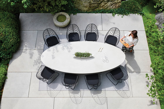 Exes round table | Dining tables | Royal Botania