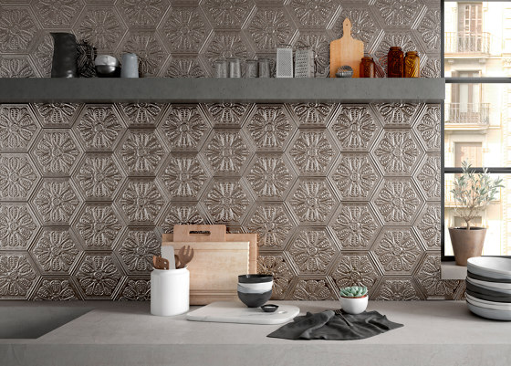 Zinc Silver | Ceramic tiles | Apavisa