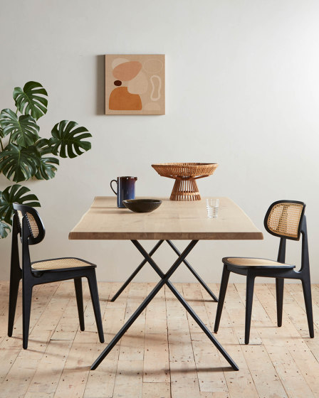 Nora dining table live edge black base | Tables de repas | Vincent Sheppard