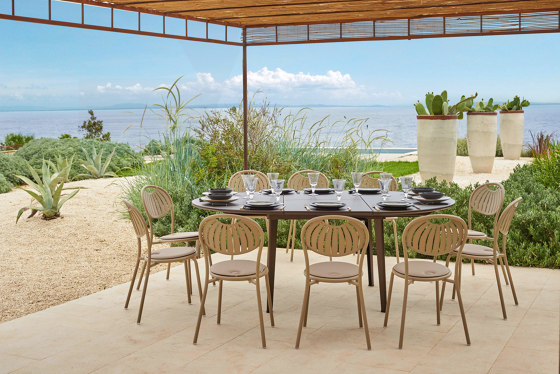 Plus4 4/6+2 seats Balcony extensible table | 3484 | Tavoli pranzo | EMU Group