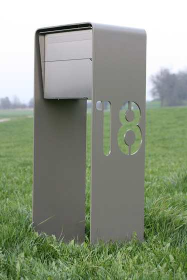 Bellus Briefkastenständer | Design letter box "Bellus", quador individual on request | Buchette lettere | Briefkastenschmiede
