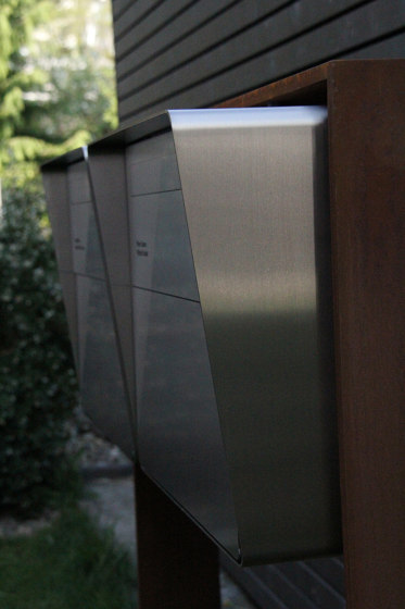 Brevis Briefkastenständer | Design letter box "Brevis", double
horizontal | Boîtes aux lettres | Briefkastenschmiede