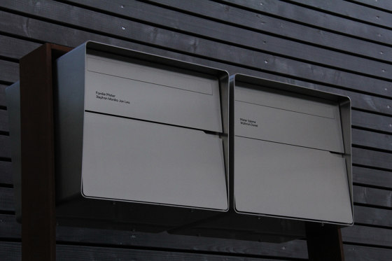 Brevis Briefkastenständer | Design letter box "Brevis", double
horizontal | Buzones | x-level