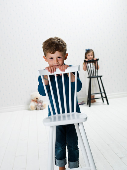 Lilla Åland Childrens Low Chair | Kinderstühle | Stolab