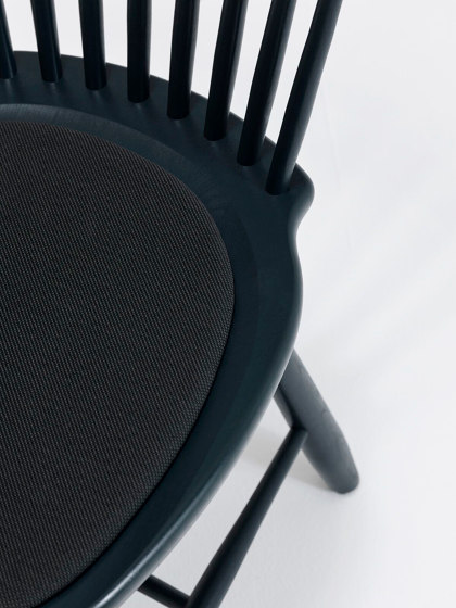 Lilla Åland Armchair | Stühle | Stolab