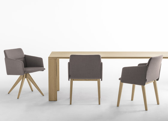 Aura R/WP | Chairs | Crassevig