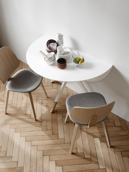 Billund Table 0058 & designer furniture | Architonic