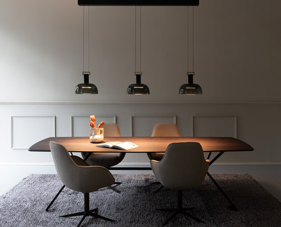 Taras Dining Table | Dining tables | Christine Kröncke