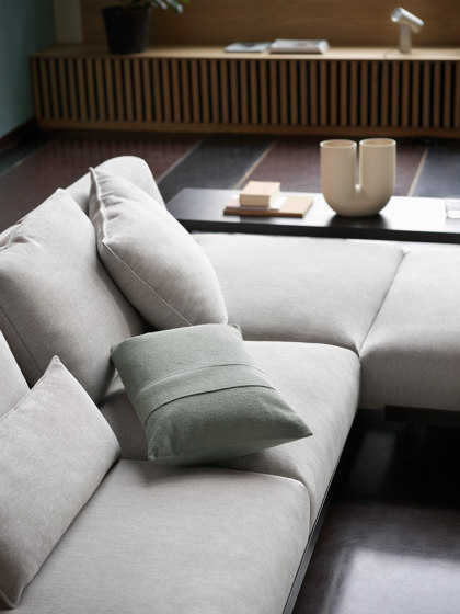 In Situ Modular Sofa  | Cushion 70x30 cm /
27.6"x11.8" | Cuscini | Muuto
