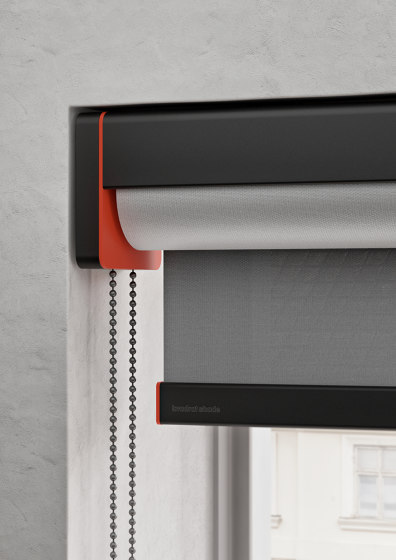 Semi-open cassette, chain-operated - powder coated RAL 7016 | Cord operated systems | Kvadrat Shade