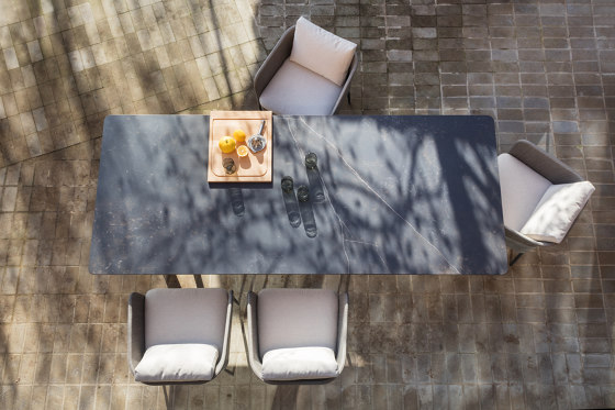 Atrivm outdoor Round dining table | Dining tables | Expormim