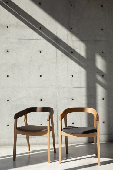 ARCO Stackable Chair 1.03.I/L | Chairs | Cantarutti