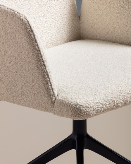 FRIDA Wingback Chair P.03.0 | Armchairs | Cantarutti