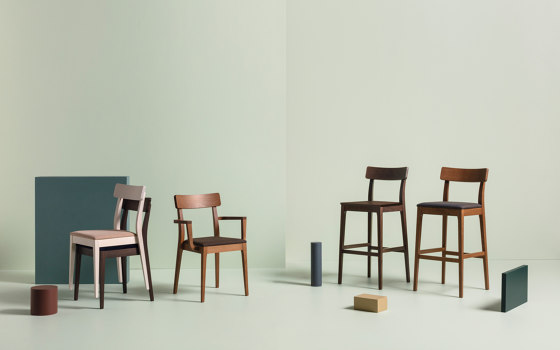 INGA Stackable Chair 1.02.I | Sillas | Cantarutti