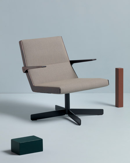 STILO Swivel lounge chair E.30.0 | Sillones | Cantarutti