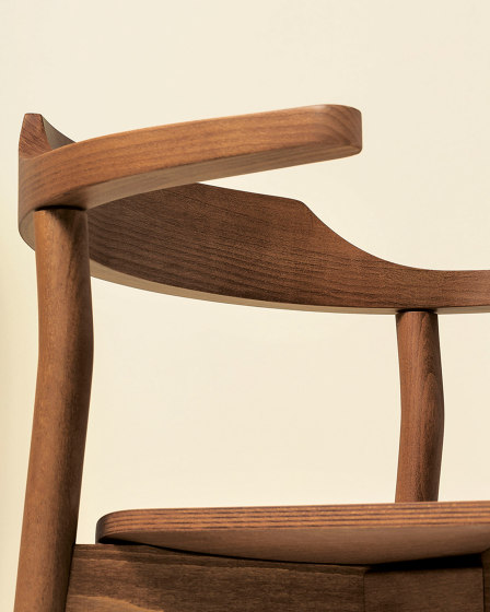 YUMI Stackable Chair 1.07.I | Sillas | Cantarutti