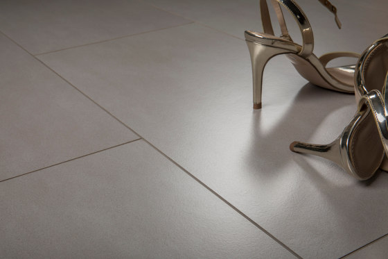 Ceramic Composite | Light Warm Grey Satin Gloss | Ceramic flooring | Bjelin