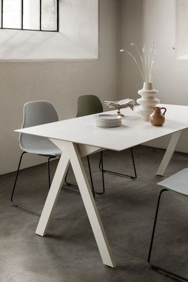 Peak-XL | Dining tables | Johanson Design