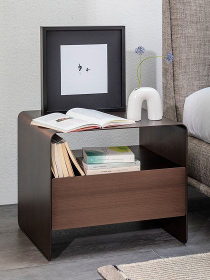 Foglio Bedside Table | Night stands | Flou