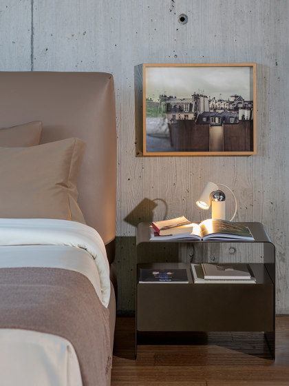 Foglio Bedside Table | Night stands | Flou