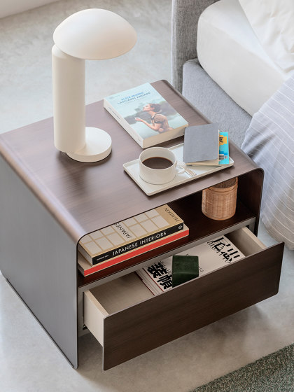 Foglio Bedside Table | Night stands | Flou