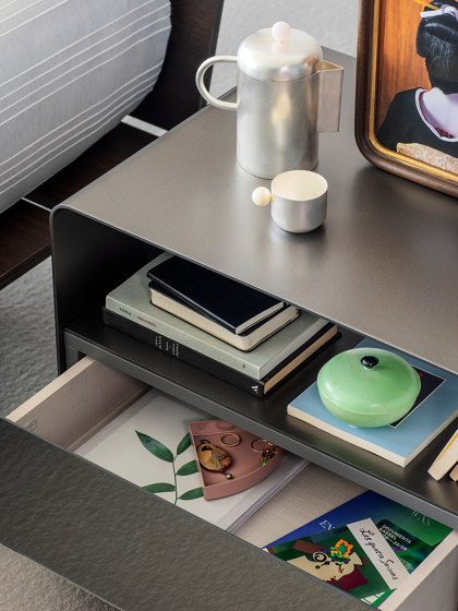 Foglio Bedside Table | Tables de chevet | Flou